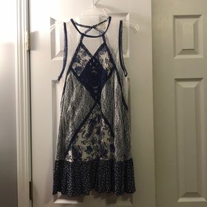 Boutique lace detailed tunic